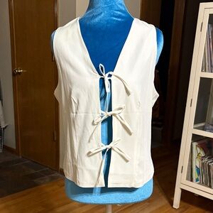 Commense Cream Sleeveless Top with Bow Accents